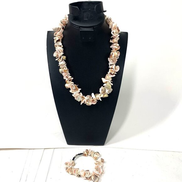 Handcrafted Shell Necklace & Bracelet Set Pink & Beige Screw Clasp 19"L/8"L - Picture 5 of 8